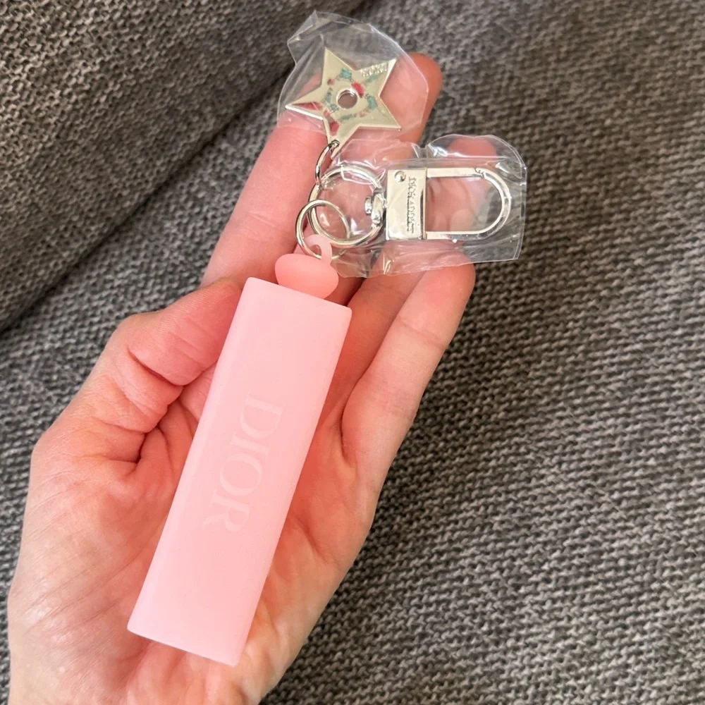 Dior Addict Lip Gloss Star Key Chain Pink Silicone New Authentic - Picture 9 of 17